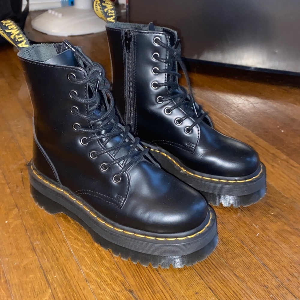 Dr Martens Jadon boots